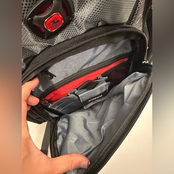 SwissGear - "NWT" Synergy Backpack for 16" Laptop Black and Gray MBS Logo - Picture 6 of 15
